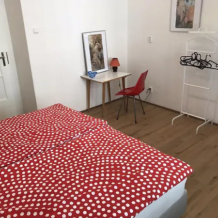 Old Town Basement Appartement *